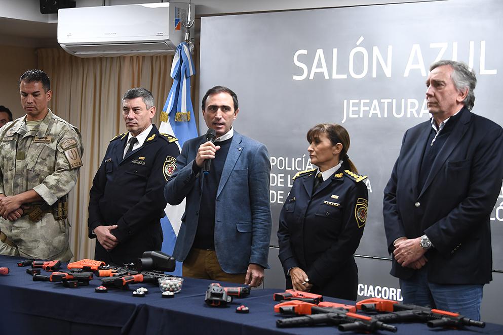 equipamiento-para-la-policia_6717 (1)