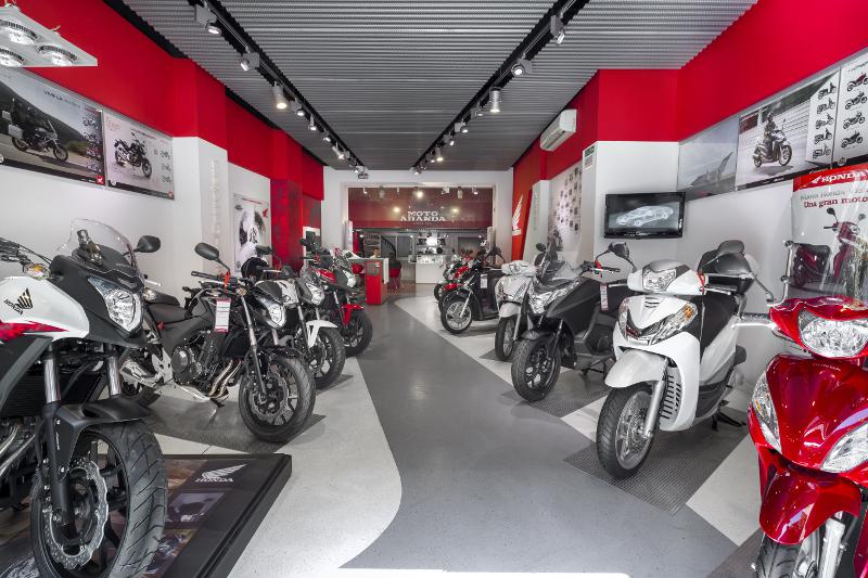 MOTOS