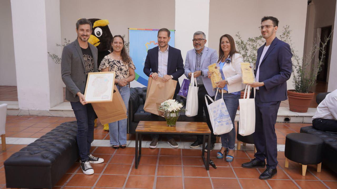 4e259f80-489b-45be-8d4e-7dd170f34bfc (1)