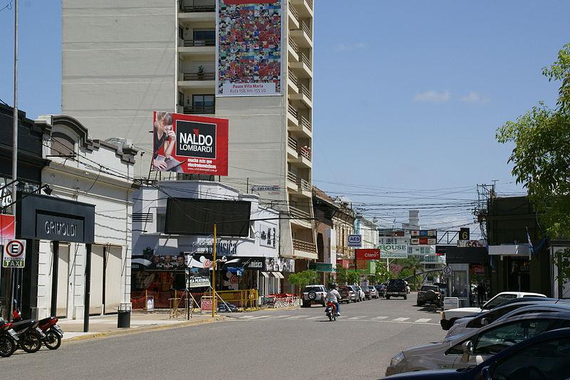 800px-2011.10.19.134419_Avenida_Buenos_Aires_Villa_María_Argentina