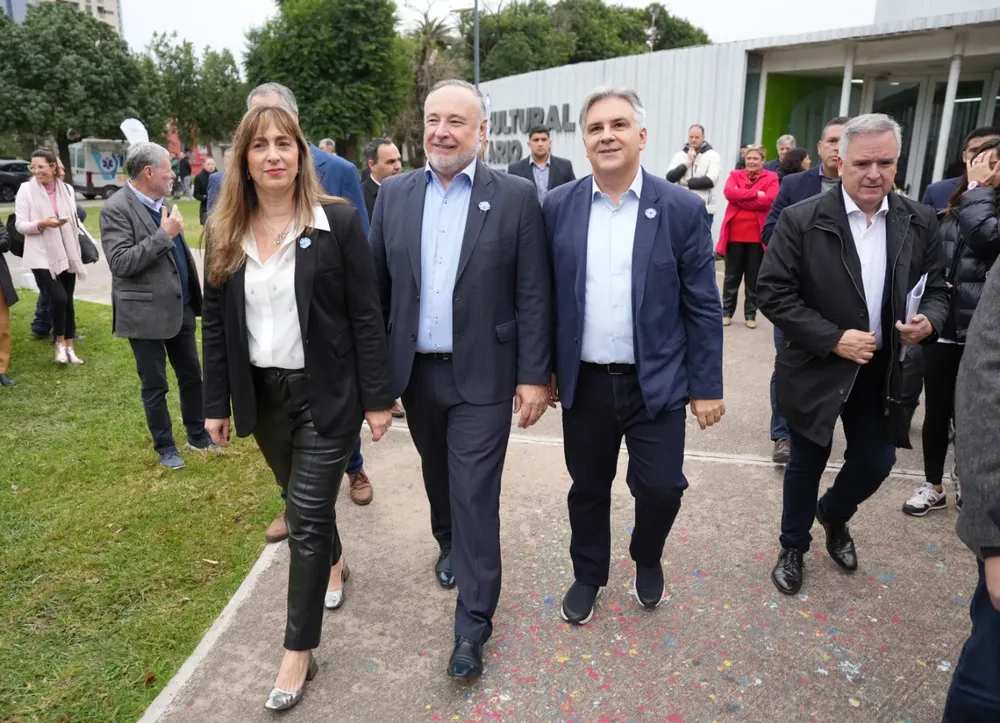 d2094ddc-9150-41bf-8e73-de9303369fbd